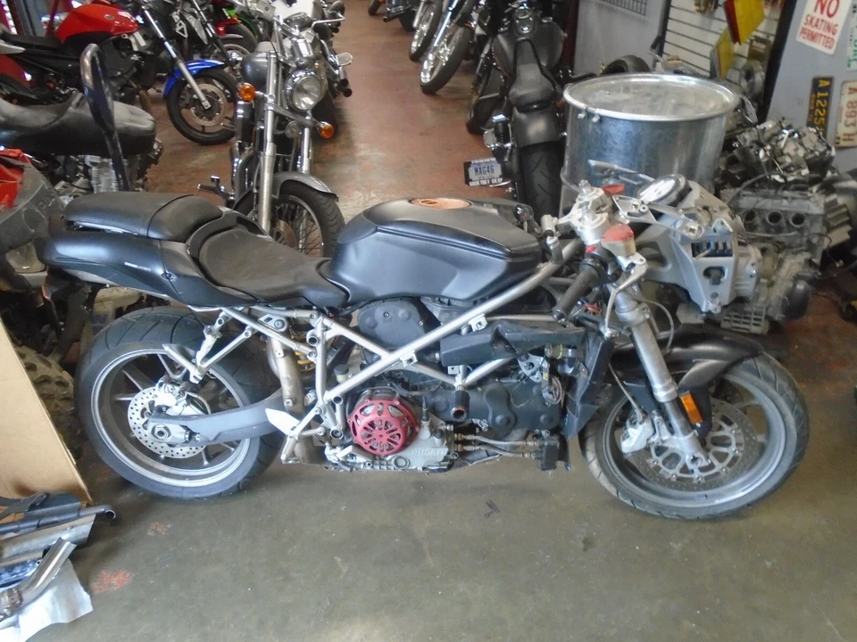 03-07 Conjunto de faros originales Ducati 749 / 999 OEM Foto 2 de 4