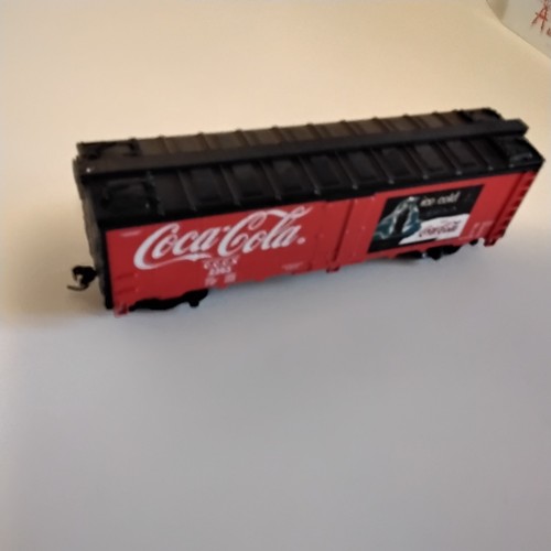 Athearn HO Coca-Cola #2363 40’ Steel Reefer Car 8323 - Picture 4 of 7