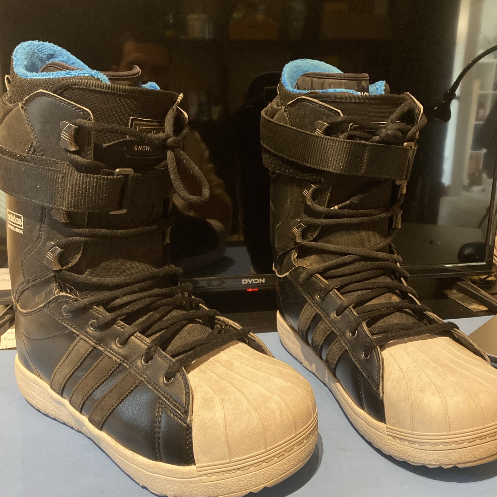 ADIDAS superstar snowboard boots Stiefel in US13, EU48 ❄️