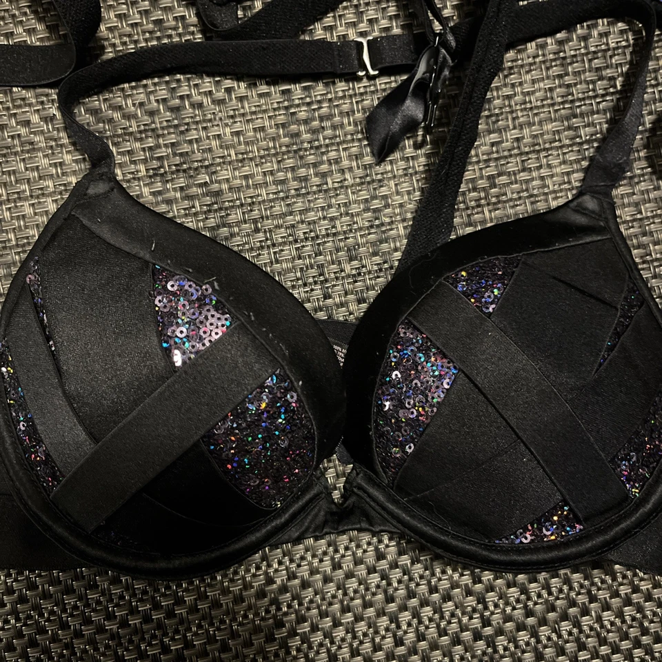 Sujetador push up con lentejuelas Victoria’s Secret Foto 2 de 4