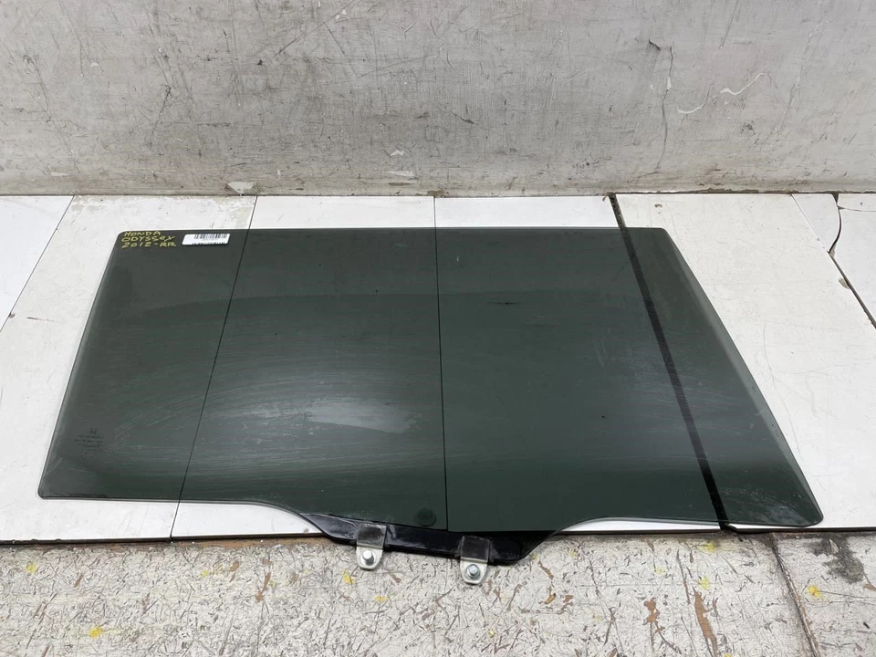 Honda Odyssey 2012 puerta trasera derecha del lado del pasajero ventana vidrio OEM+ Foto 2 de 4