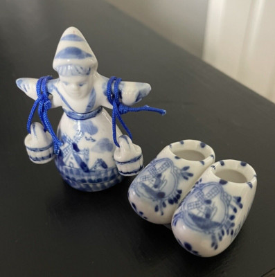 Delftware Holland Shoes and Girl with Pails Magnet VGC