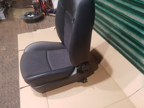 09 Kia Ceed Front Seat Half Leather Passenger Side Left Nearside - Picture 4 of 8