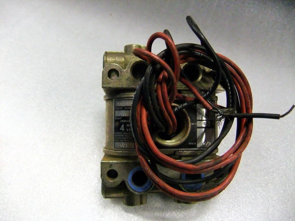 Válvula Skinner V933DB2100 4 vías Foto 2 de 4