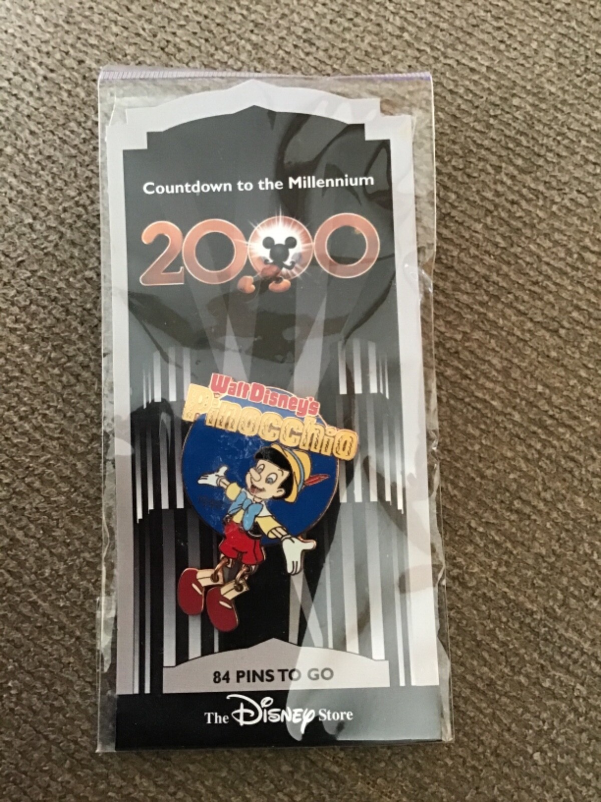 Disney Store Countdown to the Millennium #85 Pinocchio pin NIP