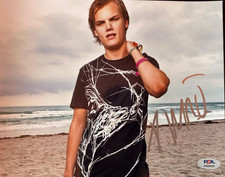 AVICII SIGNED AUTOGRAPHED 8X10 PHOTO DJ MUSIC LEVELS WITHOUT YOU RARE PSA COA
