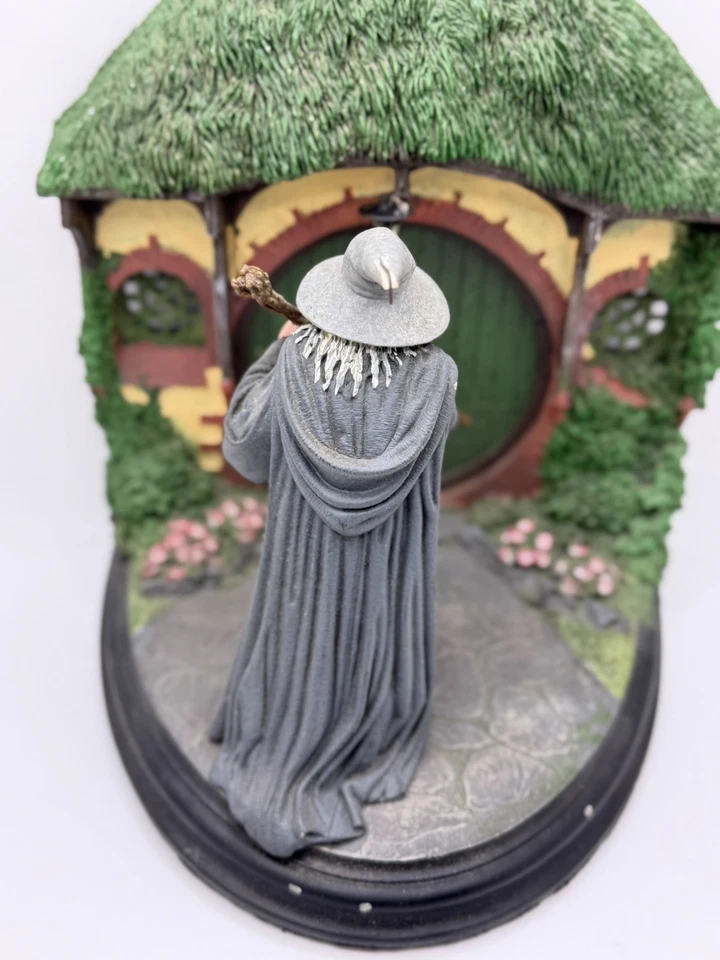 RARE Sideshow Weta Collectibles Lord of the Rings Book and Bookends Gift Set - Image 4 of 4