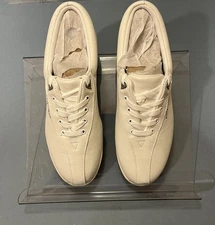 EASY SPIRIT WHITE LEATHER ATHLETIC SHOE SIZE 8.5M NEW IN BOX