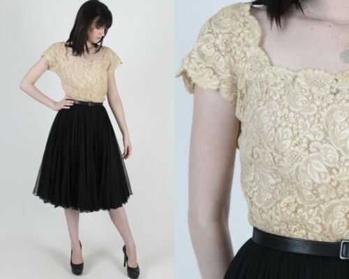 weinsanto lace dress The Romanza Dress in White Chantilly Lace 14 / White Chantilly Lace