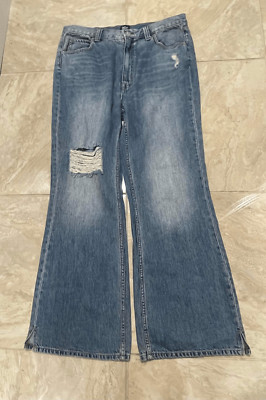 New Urban Outfitters BDG Ripped Flare Jeans Size 32