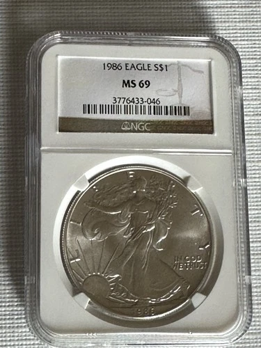 1986 MS69 NGC  American silver eagle .