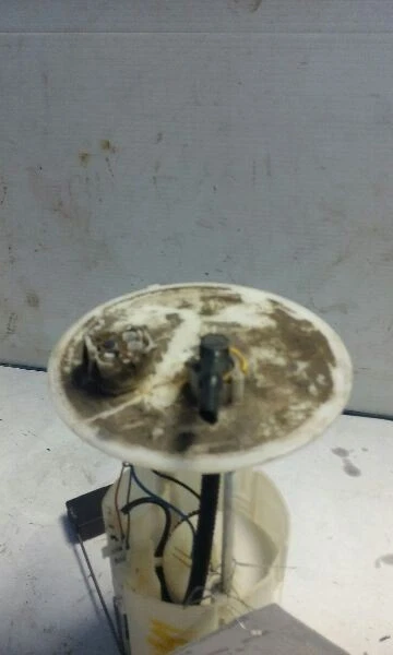 08-10 Conjunto de bomba de combustible Toyota Highlander VIN S 5º dígito 6 cilindros 3,5 litros Foto 4 de 4