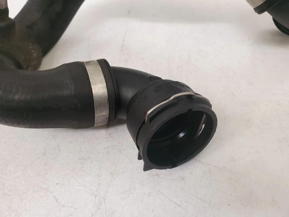 ✅ 11-13 OEM BMW E92 E93 335is DCT N54 Radiador Manguera Inferior Tubo Foto 2 de 4