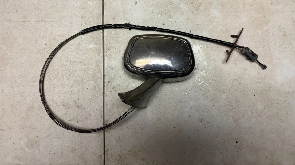 Espejo retrovisor remoto izquierdo del lado del conductor Buick Skylark GS Riviera Electra LeSabre 1970-72 Foto 2 de 4