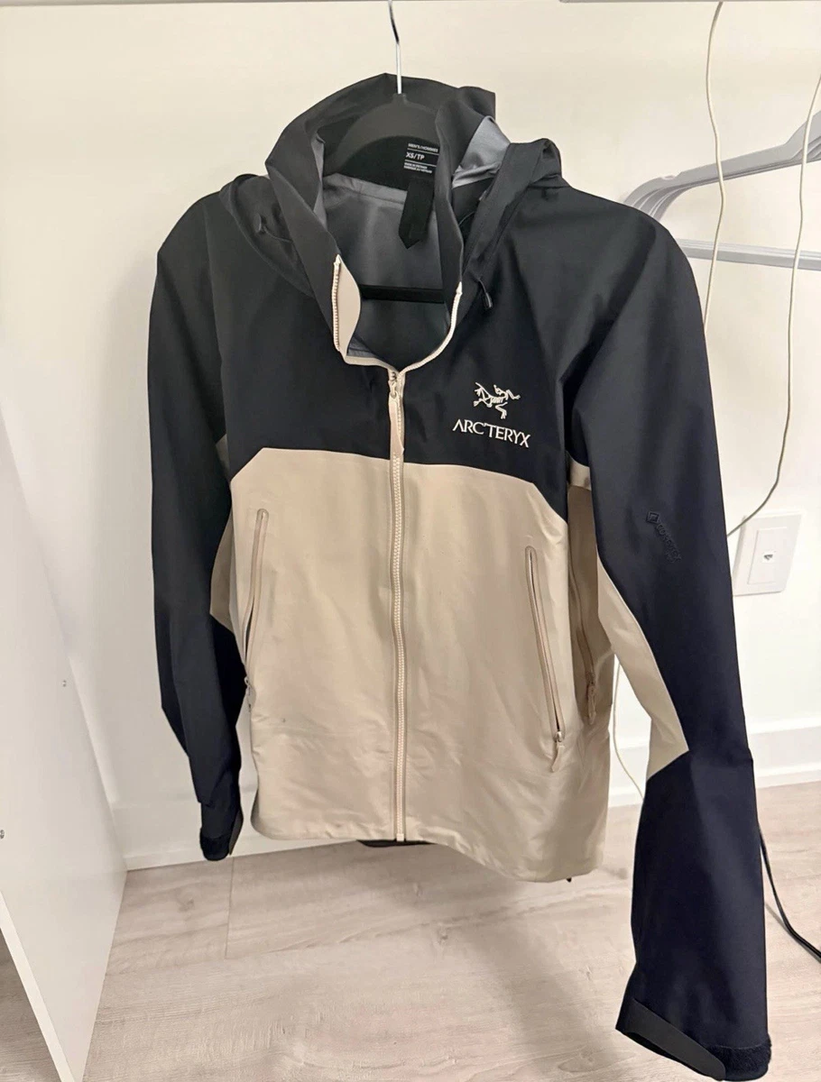 Arc'teryx Regular Size XS Coats, Jackets & Vests for Men for Sale