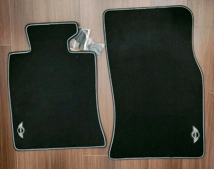 Alfombrillas alfombras Mini Cooper R56 conductor y pasajero OEM 51472213222 antideslizantes Foto 4 de 4