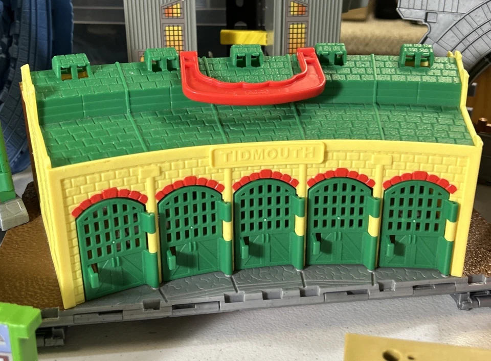 Thomas & Friends TOMY Train Lot 150+ pc Track & Engines 90s/00s/10s - Image 4 of 4