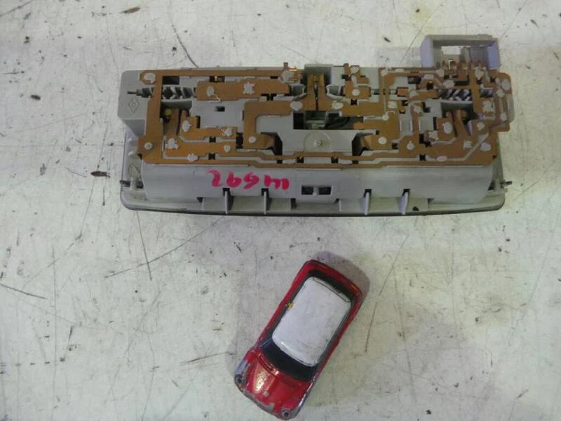 26410MA001 innenraumbeleuchtug für NISSAN CABSTAR - 09.06 28.XX 2006 1818278 Foto 2 de 3