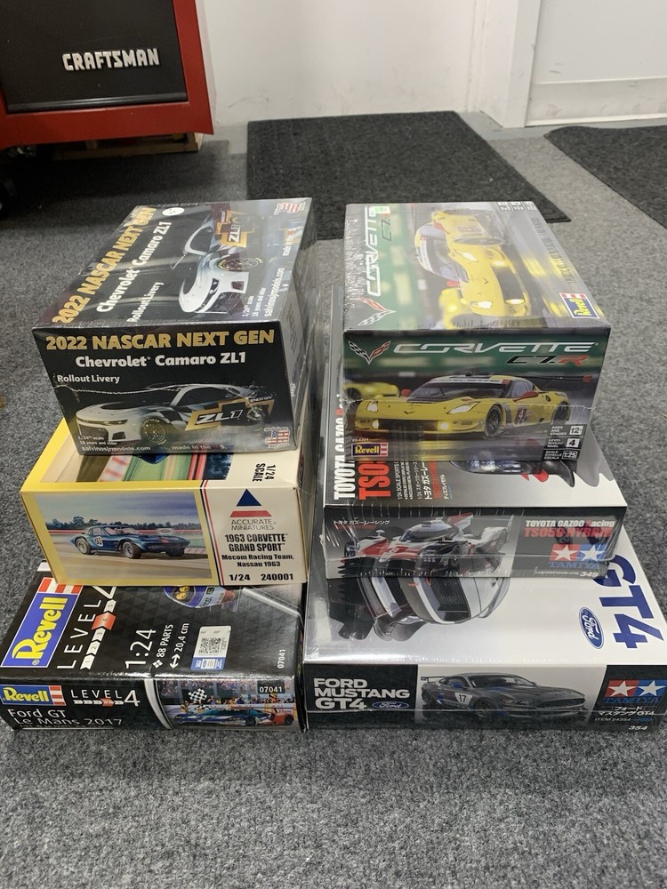 6x Racing Car Kits. Tamiya, Revell, JR Models, Accurate Miniatures