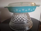 Vtg Pyrex Turquoise Snowflake Divided Casserole 1 -1/2 with Lid Divided