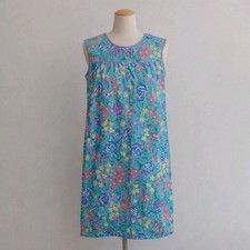 Vintage 1960s Farmhouse Floral House Dress Full Front Pearl Snaps Cotton Pockets
