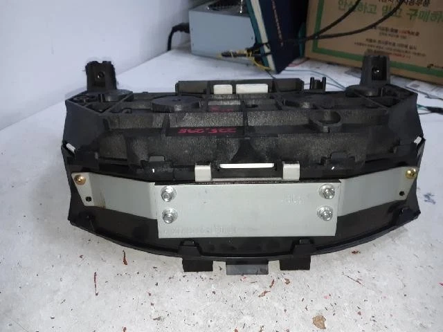 2006 Infiniti FX35 Instrument Clusters CM90A-M82G - Image 4 of 4