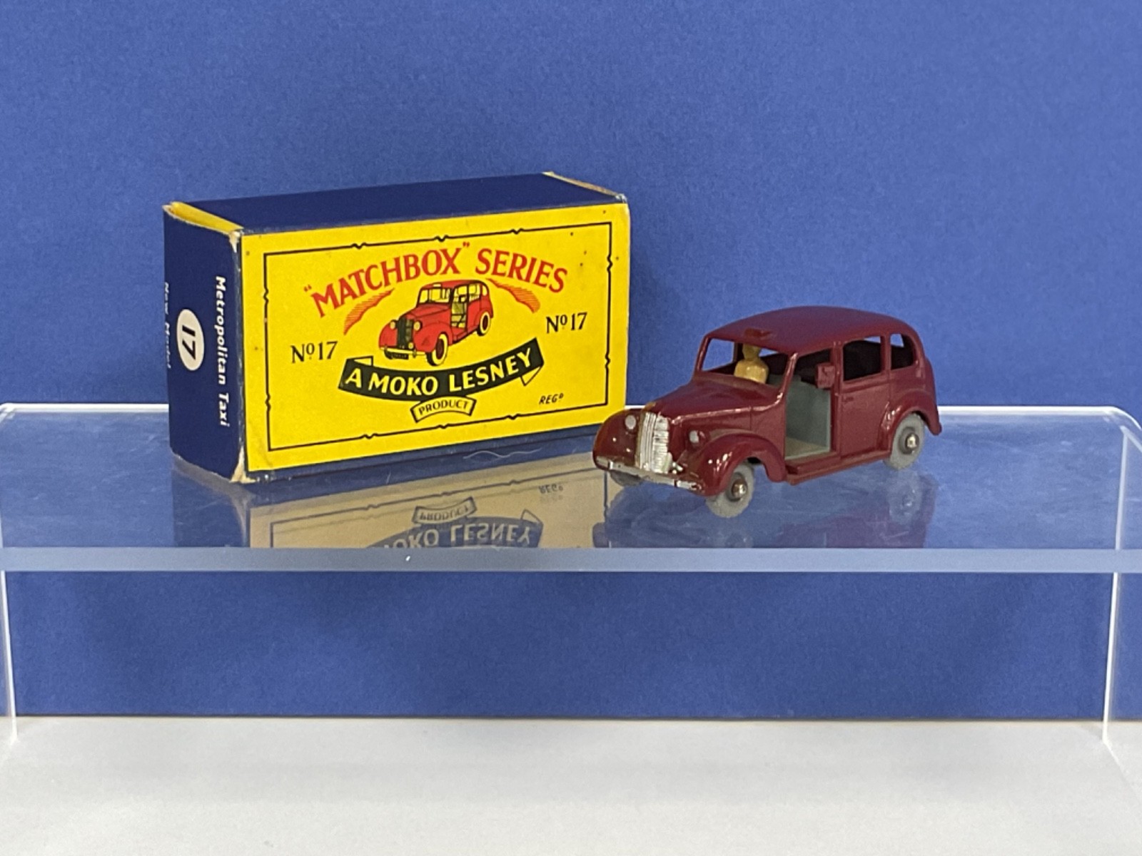 MATCHBOX 　No.17 　METOROPOLITAN TAXI MATCHBOX No.17 METOROPOLITAN TAXI Vintage Matchbox No. 17 Austin