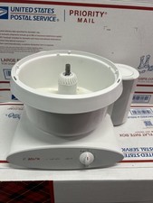 Bosch 800 W Bianco Universale Più Supporto Mixer MUM6N10UC/01 - Manca Coperchio/Frullatore