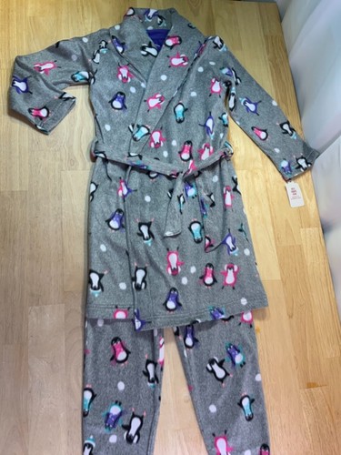 New Girl’s Winter Penguin Theme 3 Piece Robe & PJ Set says SNOW MUCH FUN!* - Picture 5 of 7