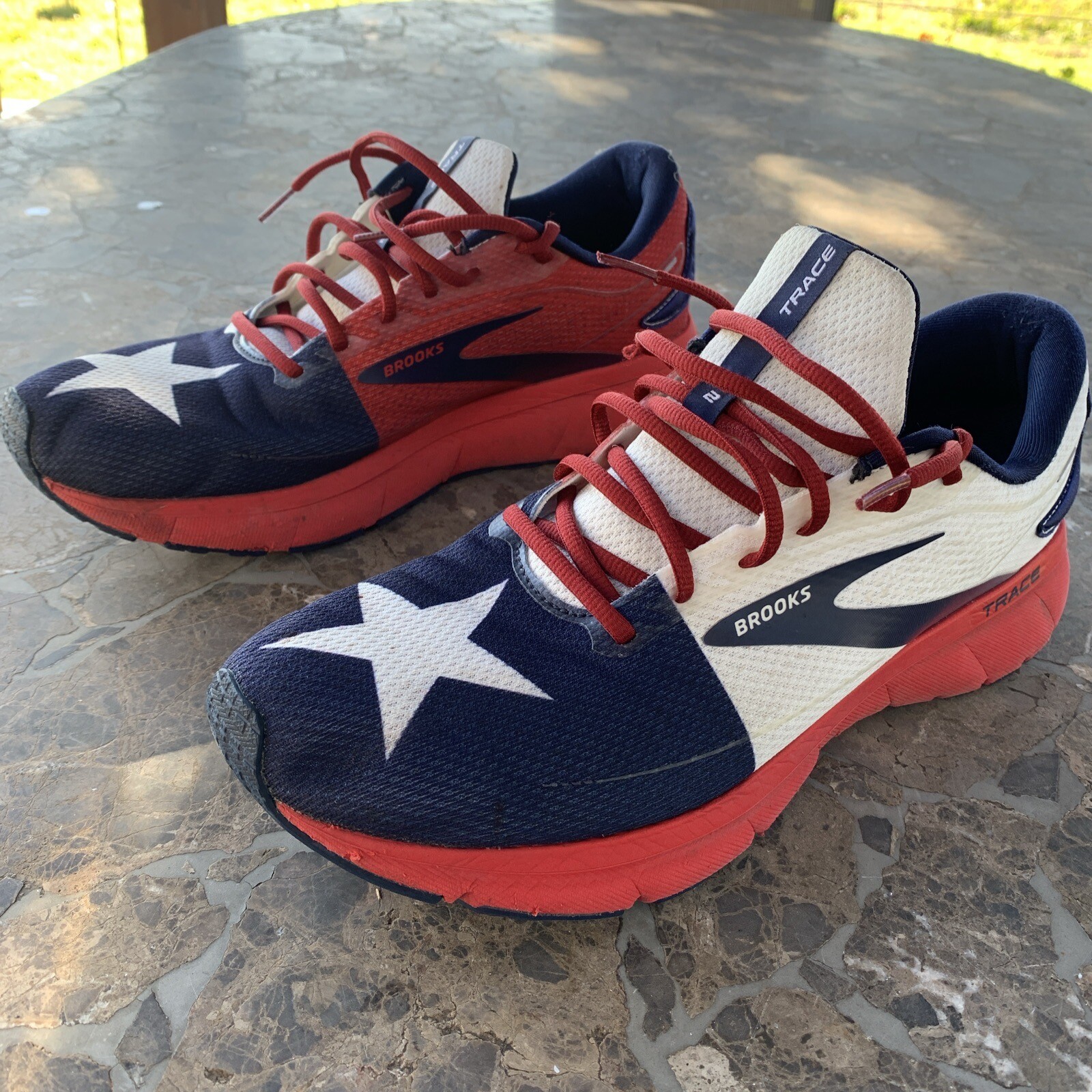 BROOKS Trace 2 Running Shoes Mens Texas Flag Red White Blue Size 12 eBay
