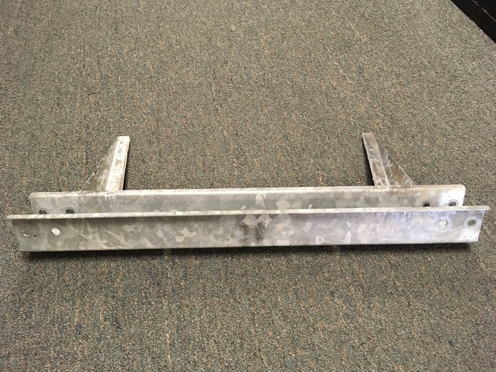 B082A4152J Lotus Esprit Turbo (Citroen box) rear crossmember
