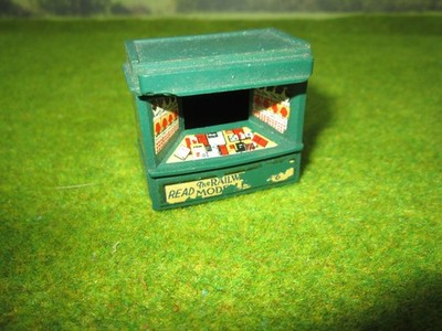 TRIANG BUCHSTAND 00 SCALE