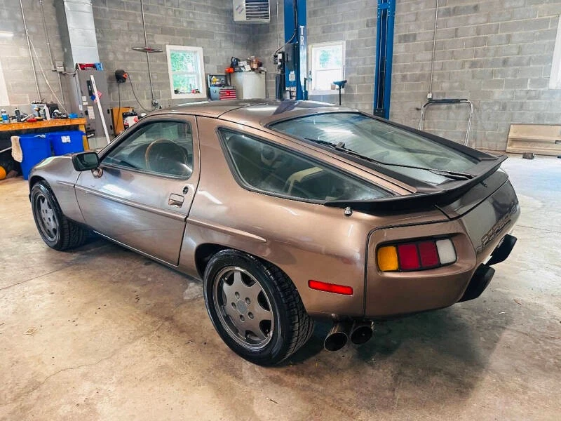 Porsche 928 S 1984 Foto 3 de 4