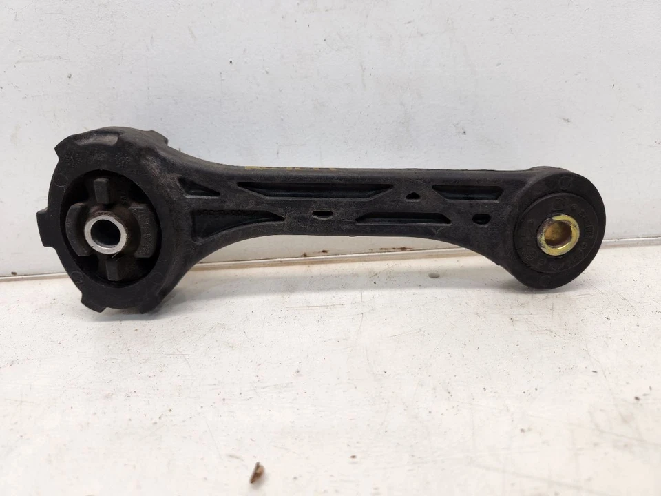 Subaru Legacy 1999 (2,2 L/MT/AWD) montaje de parada de paso/hueso de perro Foto 2 de 4