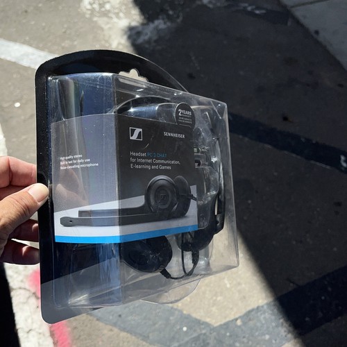 Sennheiser PC 3 Chat - Durable On-Ear Wired  Noise Cancelling Microphone - Picture 4 of 5