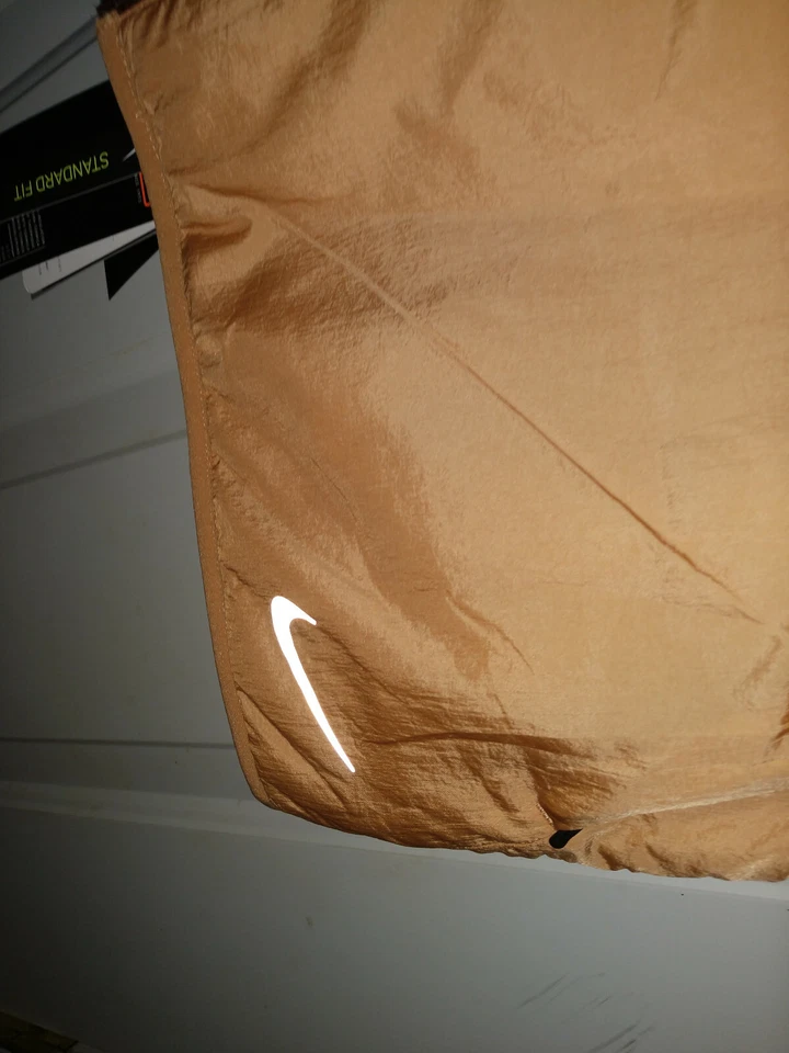 NEW MEN'S NIKE AEROLAYER VEST (WITH TAGS) - Image 4 of 4