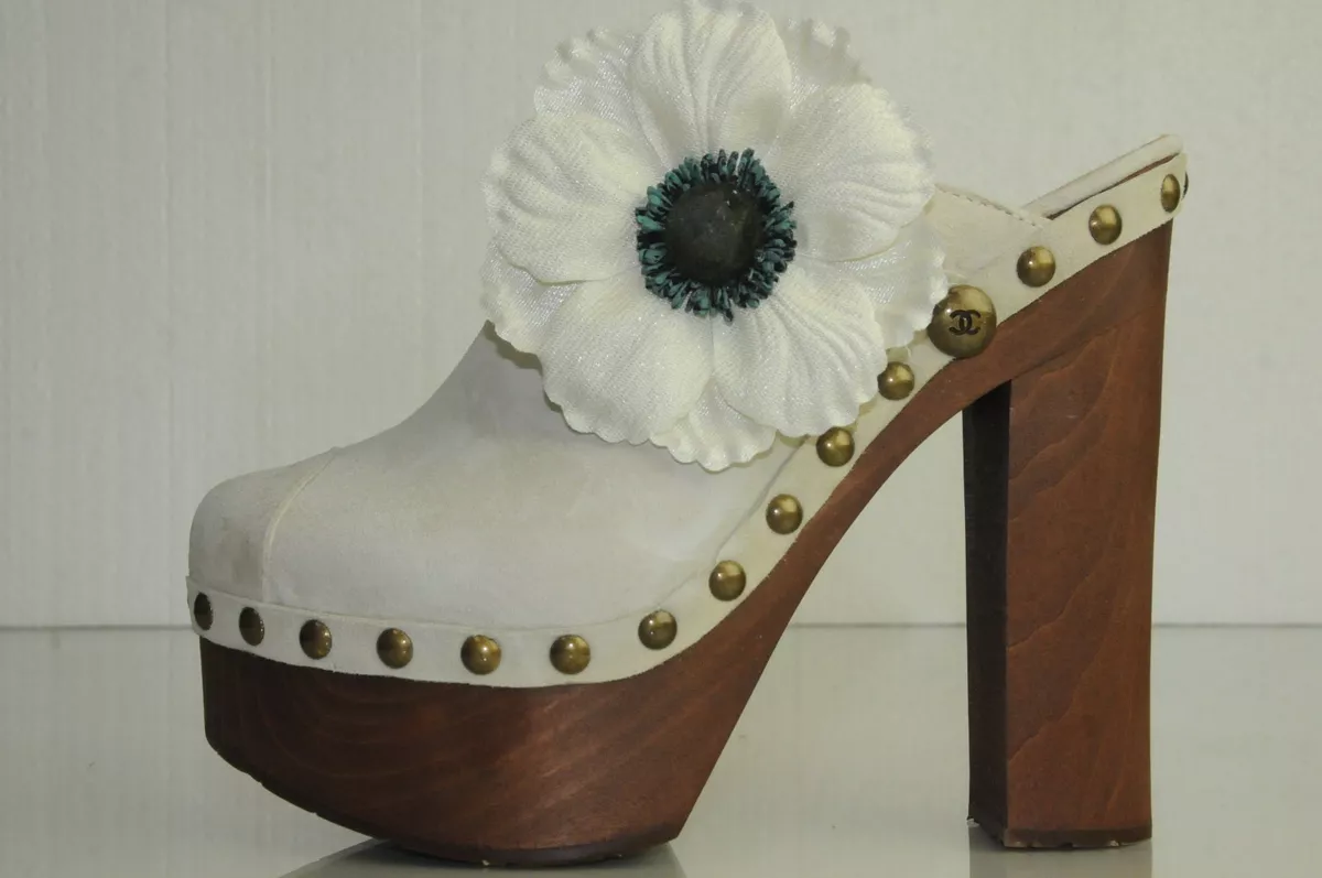 NEW AUTH CHANEL Beige Ivory Dark White CLOGS Clog SHOES Brooch Flower 40 9.5