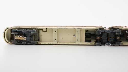 Märklin H0 Schnelltriebwagen rot/beige 20V Wechselstrom Analog - Picture 6 of 9