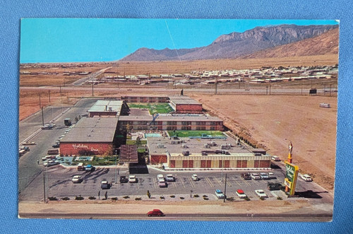 1967 HOLIDAY INN NATION'S INNKEEPER Albuquerque NM aerial view U.S. RT 66