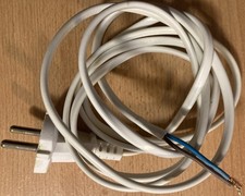 weißes Stromkabel 2 m mit Konturenstecker