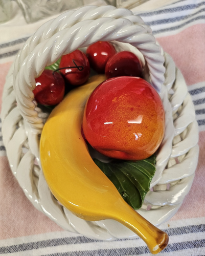 Vintage Made in Italy Capodimonte Basket Of Fruit, Cherries, Bananas, Apple Oval - Picture 3 of 6