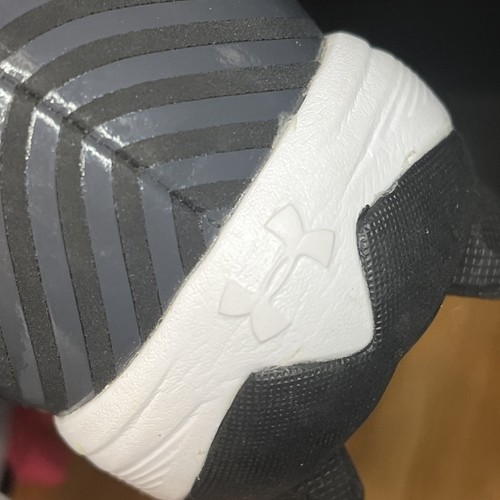 Neu ohne Karton Under Armour Glyde Softballschuhe Mädchen 6 schwarz pink Schnürschuhe Gummispikes - Bild 15 von 24