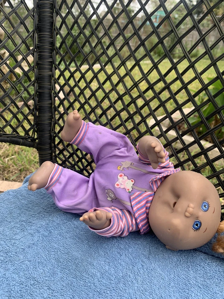 Винтажная кукла Cabbage Patch Kid 1978, 1982, 1995 пластик афроамериканка - Изображение 2 из 4