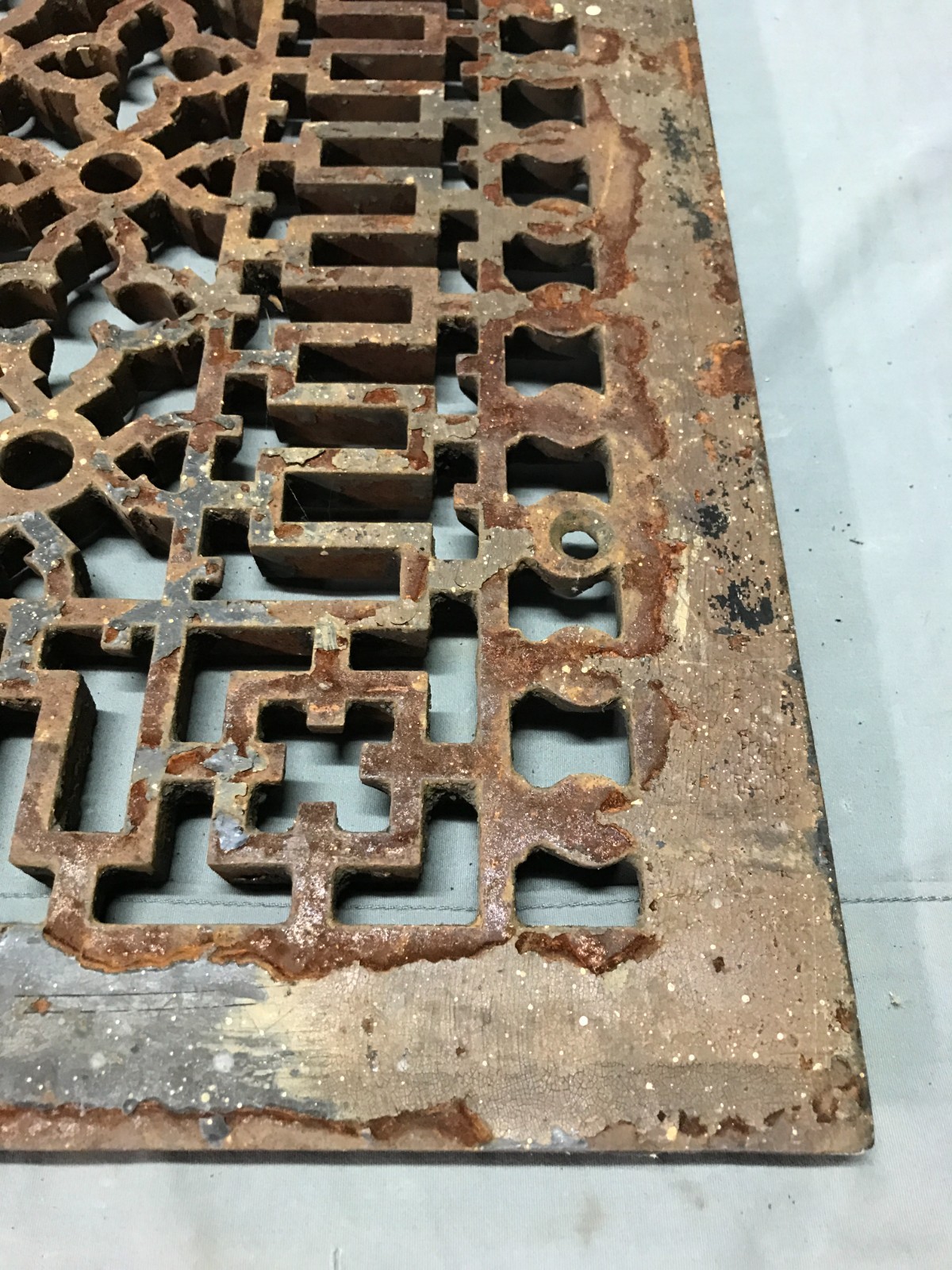 Antique 21x29 Gothic Scroll Cold Air Return Cast Iron Grate VTG Old 1426-25B