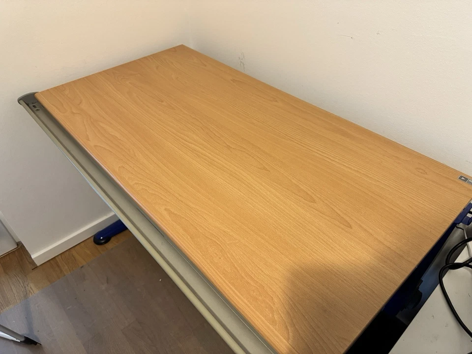 Höhenverstellbarer Schreibtisch von Moll