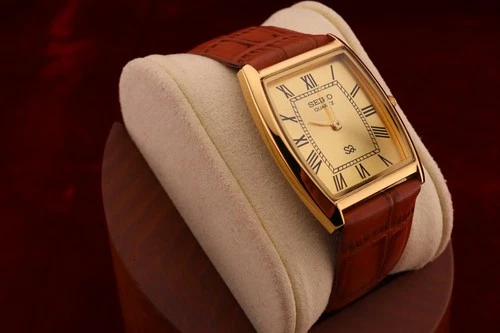 Vintage Men Seiko quartz Barrel-Tank Golden Dial Light Brown leather Dress Watch