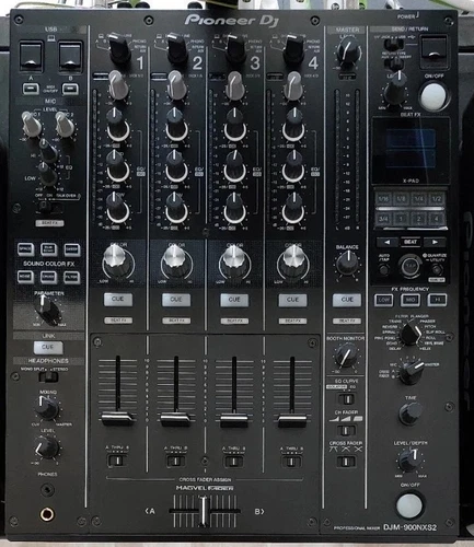 Pioneer DJM-900NXS2 close to PRISTINE + Gift