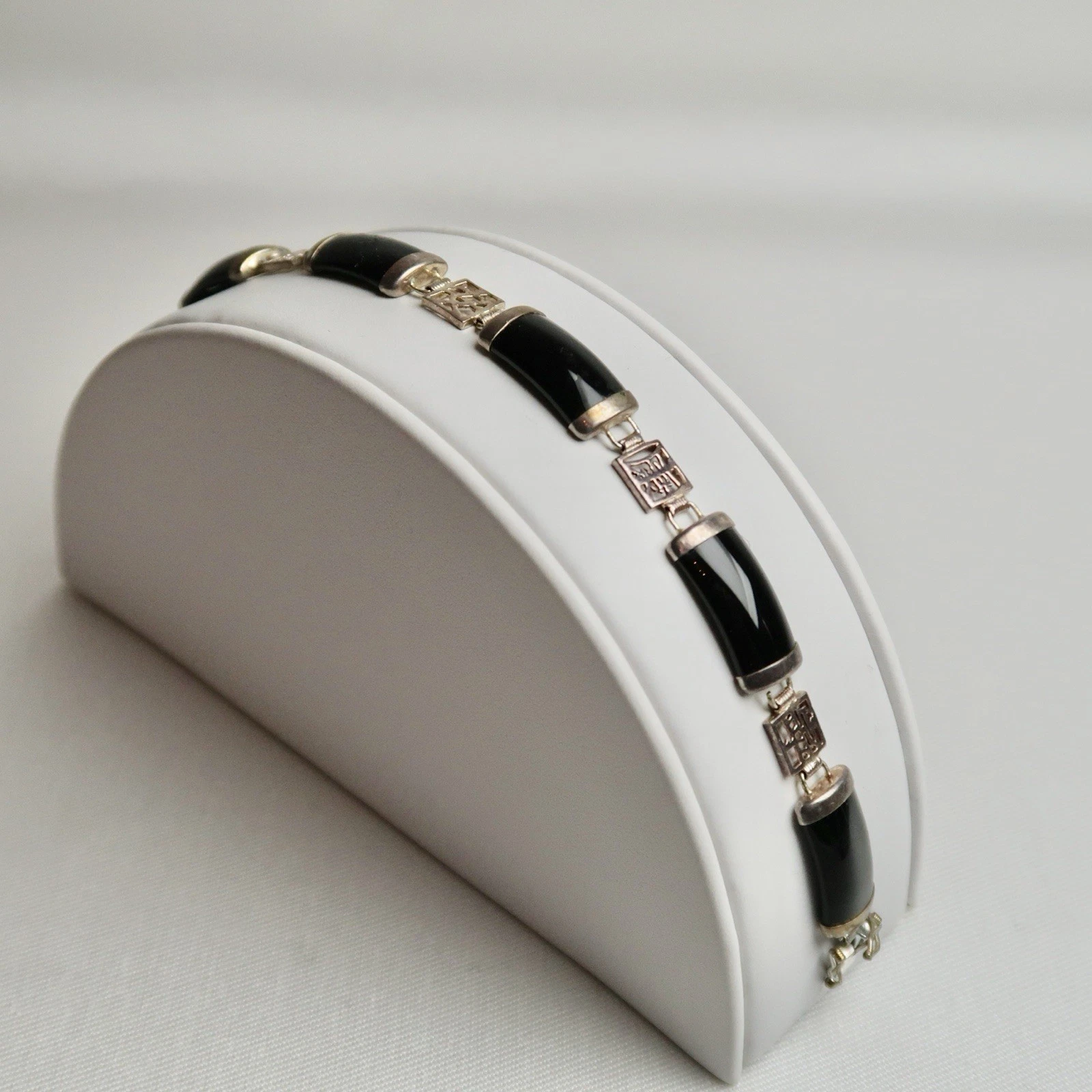925 Sterling Silver Oriental Design Black Onyx Vintage Bracelet Jewelry Br99