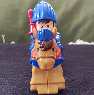 Fisher Price Little People Mike The Knight Riding Tan Horse Figure Blue Armor