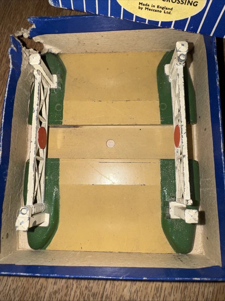 Vintage Hornby Dublo D1 Level Crossing OO Gauge Accessories Meccano - Image 2 of 4